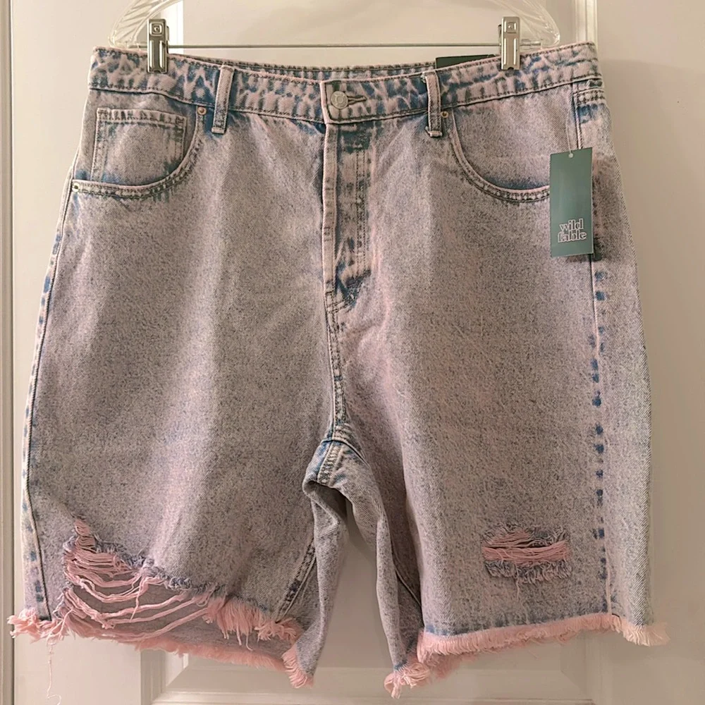 🆕 Wild Fable Women’s 16 Pink-Wash High-Rise Distressed Jean Shorts